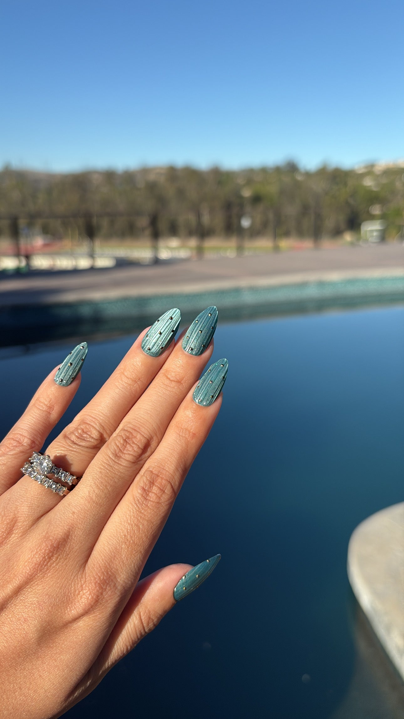 Trendsetter | Medium Almond